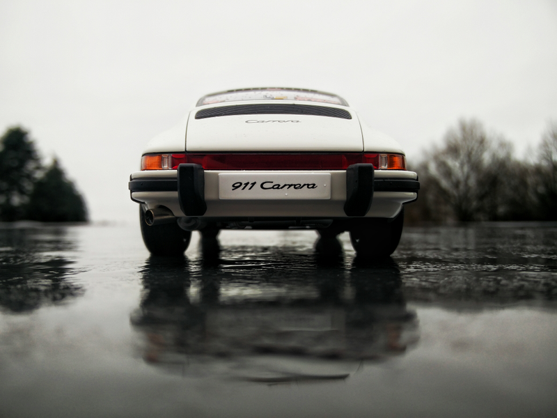 Illustration for article titled Carrera White Carrera 3.2 in the rain - Autoart 1:18